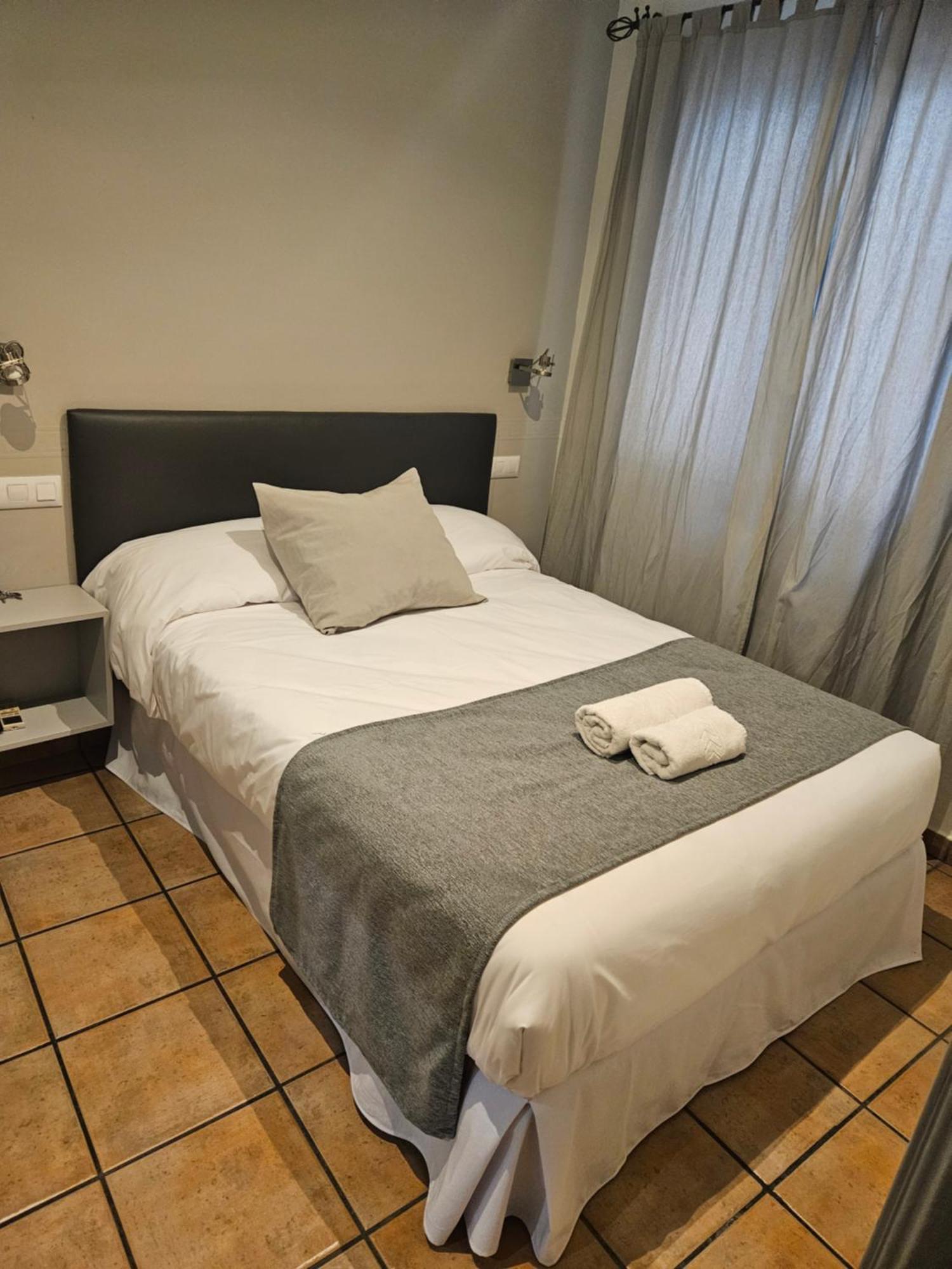Hostal La Campana توليدو المظهر الخارجي الصورة