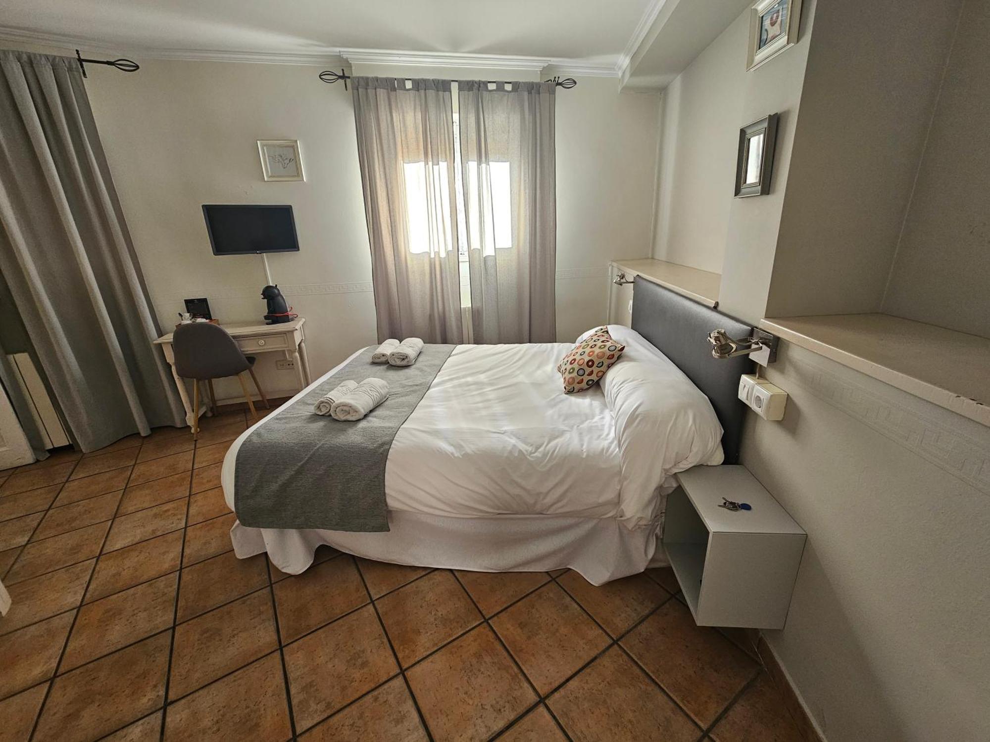 Hostal La Campana توليدو المظهر الخارجي الصورة